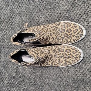 Liena Paolo wedged suede cheetah print shoe 6.5